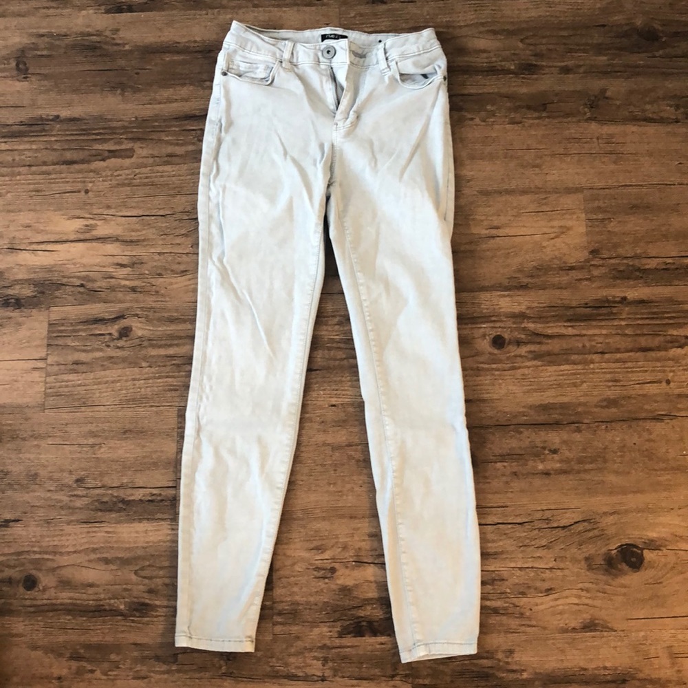 Light grey jeggings